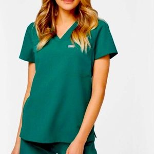 Figs Catarina top and Zamora joggers Hunter green